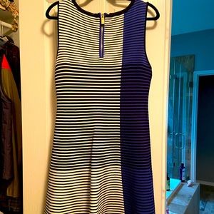 EUC Vince Camuto stretch dress